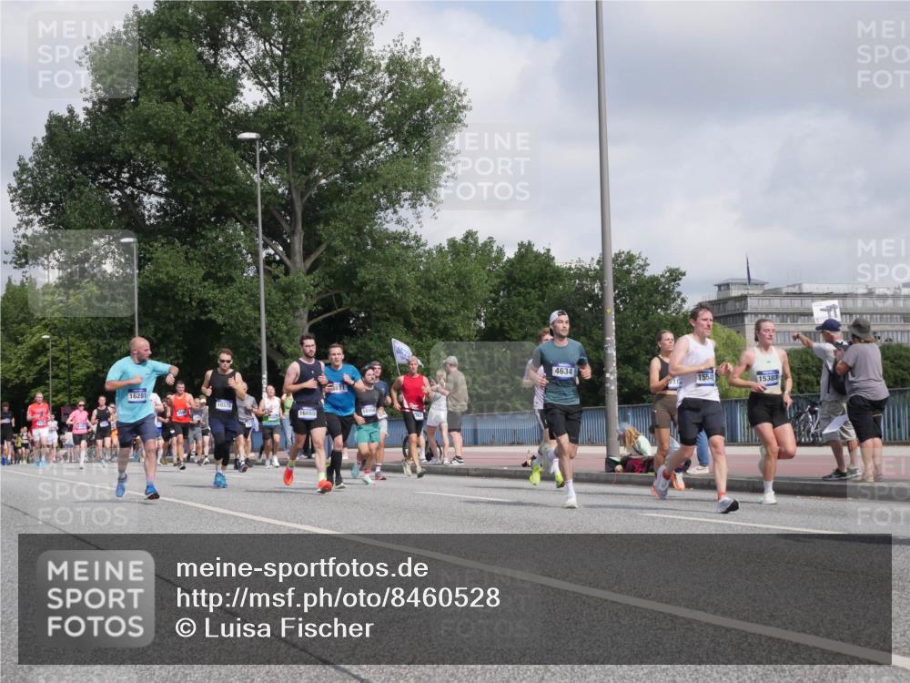 29.06.2025 - hella hamburg halbmarathon Luisa Fischer http://msf.ph/oto/8460528 29.06.2025 09:54:05 Kennedybrücke 16281, 10375, 16660, 18868, 4634, 131, 1555, 15383, 1570, 1903, 1920, 4999, 5410, 7105, 7363, 7962, 8346, 8871, 9114, 9364, 10375 meine-sportfotos.de