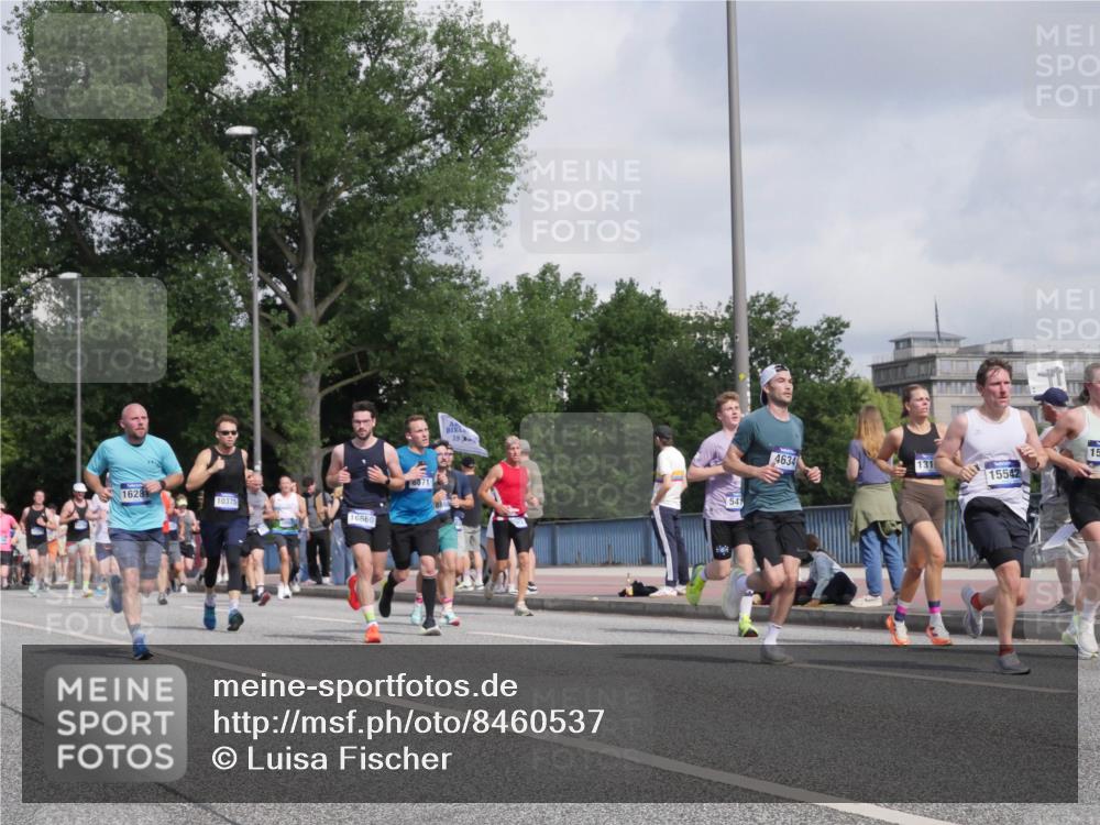 29.06.2025 - hella hamburg halbmarathon Luisa Fischer http://msf.ph/oto/8460537 29.06.2025 09:54:05 Kennedybrücke 16281, 10375, 16660, 8871, 19, 541, 15, 4634, 131, 15542, 1570, 1903, 1920, 4999, 5410, 7105, 7363, 7962, 8346, 8871, 9114, 9364, 10375 meine-sportfotos.de