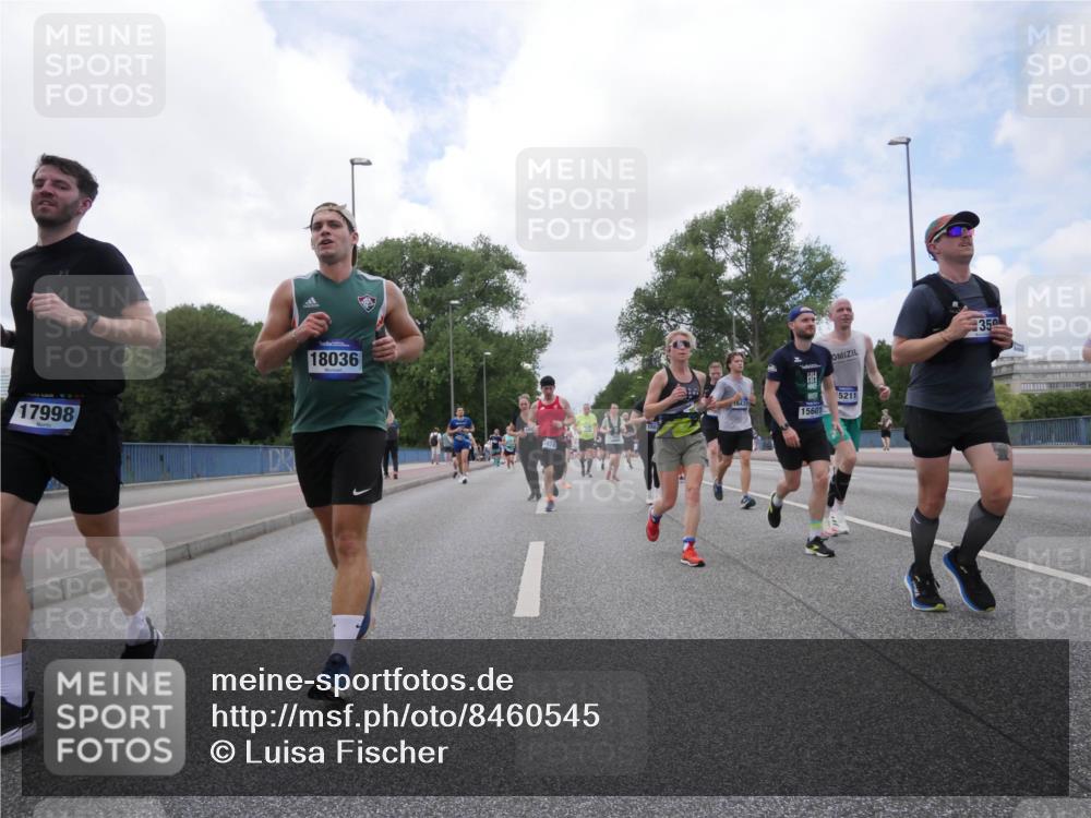 29.06.2025 - hella hamburg halbmarathon Luisa Fischer http://msf.ph/oto/8460545 29.06.2025 10:38:49 Kennedybrücke 17998, 18036, 350, 1643, 15211, 15601, 2412, 3828, 4965, 5147, 6189, 6867, 8567, 9470, 9819, 10565, 10652 meine-sportfotos.de
