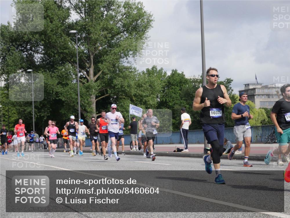29.06.2025 - hella hamburg halbmarathon Luisa Fischer http://msf.ph/oto/8460604 29.06.2025 09:54:08 Kennedybrücke 18764, 9114, 4999, 11714, 19, 05, 1901, 157, 10375, 796, 18, 1570, 1903, 1920, 4297, 4999, 5410, 7092, 7105, 7363, 7962, 8346, 8871, 9114, 9364, 10375, 10669 meine-sportfotos.de