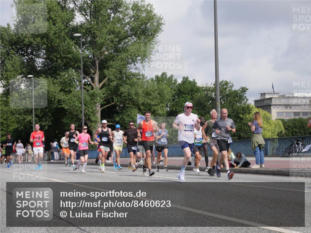 29.06.2025 - hella hamburg halbmarathon Luisa Fischer http://msf.ph/oto/8460623 29.06.2025 09:54:10 Kennedybrücke 17361, 9114, 18764, 7092, 8346, 10934, 7105, 10, 4999, 1903, 11714, 18963, 114, 1570, 1903, 1920, 4297, 4999, 7092, 7105, 7363, 7962, 8346, 8871, 9114, 9364, 10375, 10480, 10669 meine-sportfotos.de