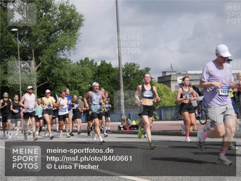29.06.2025 - hella hamburg halbmarathon Luisa Fischer http://msf.ph/oto/8460661 29.06.2025 09:54:24 Kennedybrücke 8900, 5129, 15164, 12623, 2880, 2653, 17403, 14861, 69, 10319, 1312, 1353, 2653, 2880, 3437, 3697, 4991, 5014, 5129, 5987, 6490, 6770, 8074, 8359, 8900, 9358, 9659, 10319 meine-sportfotos.de