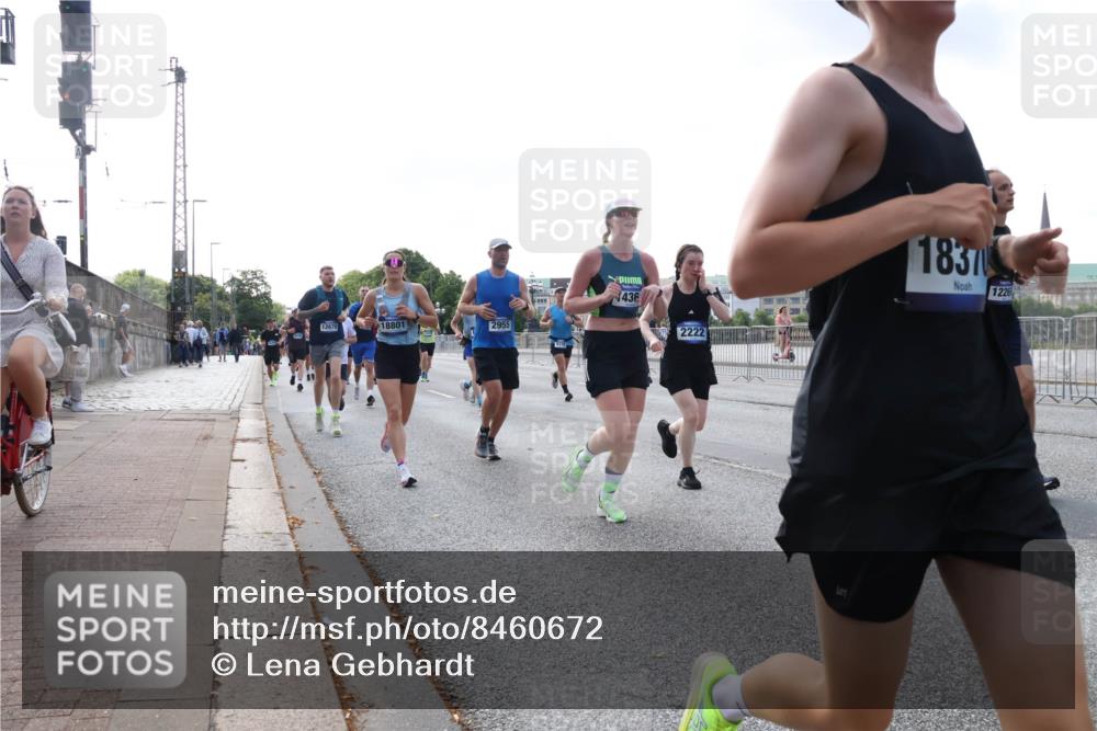 29.06.2025 - hella hamburg halbmarathon Lena Gebhardt http://msf.ph/oto/8460672 29.06.2025 09:54:47 Lombardsbrücke 12670, 18801, 2955, 9710, 436, 2222, 1837, 1226, 1171, 1342, 1549, 1817, 1942, 2020, 2222, 2367, 2442, 2470, 2561, 2592, 2596, 2670, 2816, 2889, 2955, 3208, 3209, 3562, 4017, 4816, 4832, 5020, 5399, 5447, 5705, 5706, 5884, 6266, 6290, 6389, 6630, 6723, 6819, 6923, 6978, 6991, 7087, 7274, 7335, 7709, 7908, 8117, 8142, 8374, 8482, 8487, 8576, 8657, 8698, 8916, 8981, 9038, 9051, 9093, 9476, 9661, 9710, 9815, 9924, 10057, 10237, 11333 meine-sportfotos.de