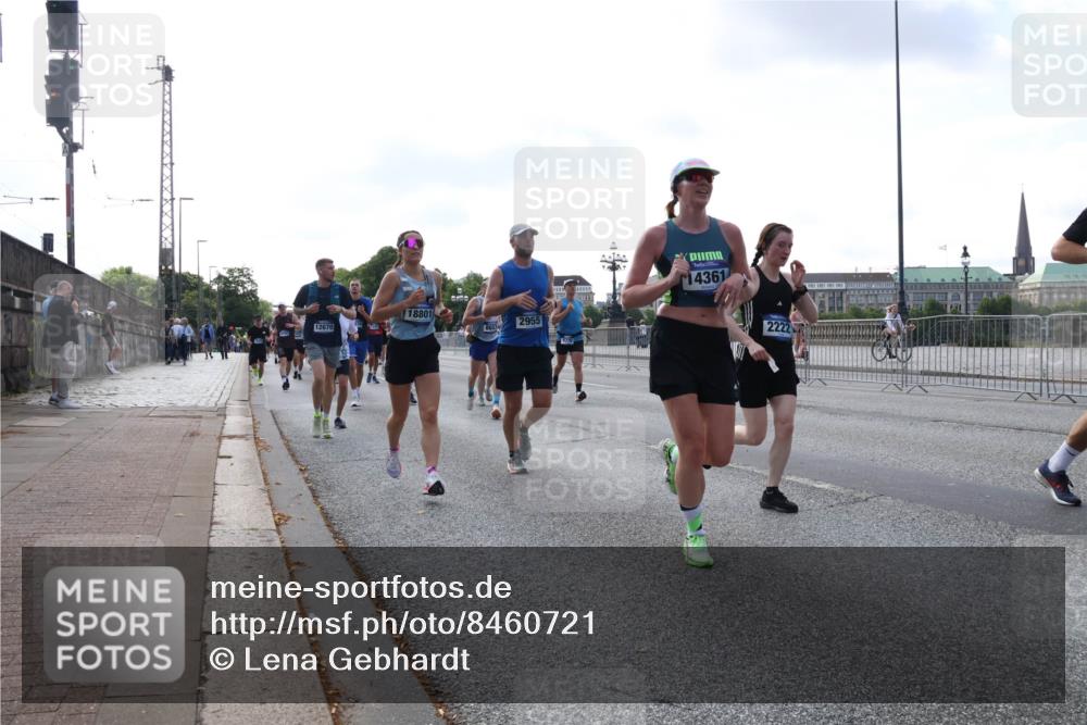 29.06.2025 - hella hamburg halbmarathon Lena Gebhardt http://msf.ph/oto/8460721 29.06.2025 09:54:47 Lombardsbrücke 12670, 18801, 8657, 2955, 9710, 14361, 2222, 1171, 1342, 1549, 1817, 1942, 2020, 2222, 2367, 2442, 2470, 2561, 2592, 2596, 2670, 2816, 2889, 2955, 3208, 3209, 3562, 4017, 4816, 4832, 5020, 5399, 5447, 5705, 5706, 5884, 6266, 6290, 6389, 6630, 6723, 6819, 6923, 6978, 6991, 7087, 7274, 7335, 7709, 7908, 8117, 8142, 8374, 8482, 8487, 8576, 8657, 8698, 8916, 8981, 9038, 9051, 9093, 9476, 9661, 9710, 9815, 9924, 10057, 10237, 11333 meine-sportfotos.de