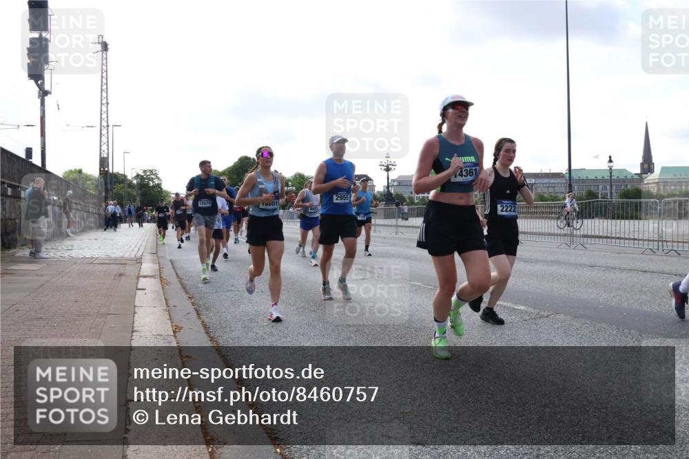 29.06.2025 - hella hamburg halbmarathon Lena Gebhardt http://msf.ph/oto/8460757 29.06.2025 09:54:47 Lombardsbrücke 12670, 001, 2955, 9710, 4361, 2222, 1171, 1342, 1549, 1817, 1942, 2020, 2222, 2367, 2442, 2470, 2561, 2592, 2596, 2670, 2816, 2889, 2955, 3208, 3209, 3562, 4017, 4816, 4832, 5020, 5399, 5447, 5705, 5706, 5884, 6266, 6290, 6389, 6630, 6723, 6819, 6923, 6978, 6991, 7087, 7274, 7335, 7709, 7908, 8117, 8142, 8374, 8482, 8487, 8576, 8657, 8698, 8916, 8981, 9038, 9051, 9093, 9476, 9661, 9710, 9815, 9924, 10057, 10237, 11333 meine-sportfotos.de