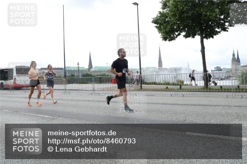 29.06.2025 - hella hamburg halbmarathon Lena Gebhardt http://msf.ph/oto/8460793 29.06.2025 10:31:53 Lombardsbrücke 4877, 1235, 1311, 1373, 1844, 1879, 2384, 2672, 2831, 2832, 3221, 3239, 3358, 3396, 3397, 3424, 3571, 3681, 3751, 3752, 3822, 4877, 4924, 4953, 5156, 5165, 5496, 5601, 5846, 5965, 6160, 6218, 6252, 6546, 6573, 6640, 6718, 6727, 7135, 7239, 7295, 7334, 7344, 7535, 7570, 7695, 7772, 7789, 7816, 7898, 8304, 8538, 8620, 8806, 9078, 9104, 9183, 9478, 9812, 9883, 10240, 10586, 11587, 13724, 16978, 17404, 17517, 17706 meine-sportfotos.de