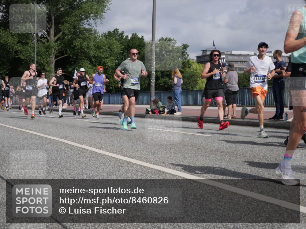 29.06.2025 - hella hamburg halbmarathon Luisa Fischer http://msf.ph/oto/8460826 29.06.2025 09:54:30 Kennedybrücke 3697, 17911, 1312, 5987, 1773, 15185, 15846, 1312, 1353, 1569, 1763, 2880, 3437, 3697, 5014, 5047, 5129, 5987, 6770, 8074, 8900, 9358, 9659 meine-sportfotos.de