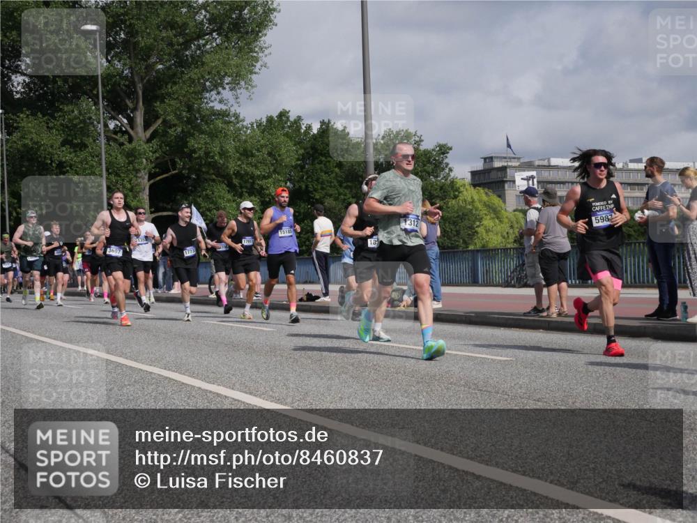 29.06.2025 - hella hamburg halbmarathon Luisa Fischer http://msf.ph/oto/8460837 29.06.2025 09:54:30 Kennedybrücke 17911, 3697, 17733, 15185, 18, 1312, 5987, 1312, 1353, 1569, 1763, 2880, 3437, 3697, 5014, 5047, 5129, 5987, 6770, 8074, 8900, 9358, 9659 meine-sportfotos.de