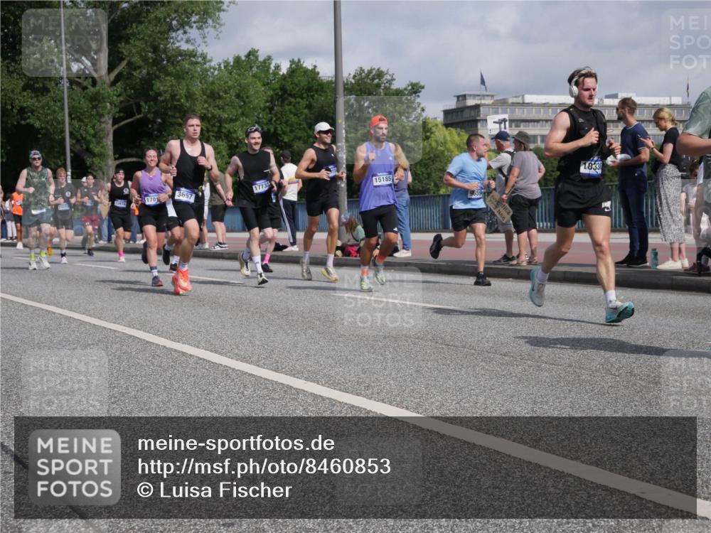 29.06.2025 - hella hamburg halbmarathon Luisa Fischer http://msf.ph/oto/8460853 29.06.2025 09:54:31 Kennedybrücke 170, 10978, 3697, 1773, 15185, 9659, 18330, 1312, 1353, 1569, 1763, 2880, 3437, 3697, 5014, 5047, 5129, 5690, 5987, 6770, 8074, 9358, 9659 meine-sportfotos.de