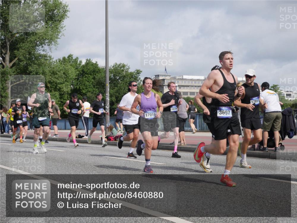 29.06.2025 - hella hamburg halbmarathon Luisa Fischer http://msf.ph/oto/8460880 29.06.2025 09:54:34 Kennedybrücke 10978, 1830, 14000, 1569, 18356, 17911, 17016, 3697, 1312, 1353, 1569, 1763, 3697, 5047, 5690, 5987, 6700, 9547, 9659 meine-sportfotos.de