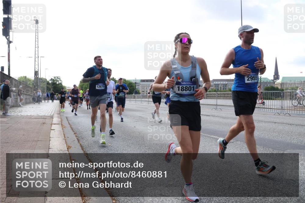 29.06.2025 - hella hamburg halbmarathon Lena Gebhardt http://msf.ph/oto/8460881 29.06.2025 09:54:49 Lombardsbrücke 12670, 15479, 18801, 2955, 1171, 1342, 1549, 1817, 1942, 2020, 2222, 2367, 2442, 2470, 2561, 2592, 2596, 2670, 2816, 2889, 2955, 3208, 3209, 3562, 4017, 4816, 4832, 5020, 5399, 5447, 5638, 5705, 5706, 5884, 6266, 6290, 6389, 6723, 6819, 6923, 6978, 6991, 7087, 7274, 7335, 7659, 7709, 7908, 8117, 8142, 8374, 8482, 8487, 8576, 8657, 8698, 8916, 8981, 9031, 9038, 9051, 9093, 9476, 9661, 9710, 9815, 9869, 9924, 10057, 10237, 11333 meine-sportfotos.de