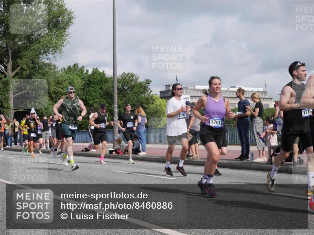 29.06.2025 - hella hamburg halbmarathon Luisa Fischer http://msf.ph/oto/8460886 29.06.2025 09:54:34 Kennedybrücke 18304, 14600, 1353, 17016, 177, 1312, 1353, 1569, 1763, 3697, 5047, 5690, 5987, 6700, 9547, 9659 meine-sportfotos.de