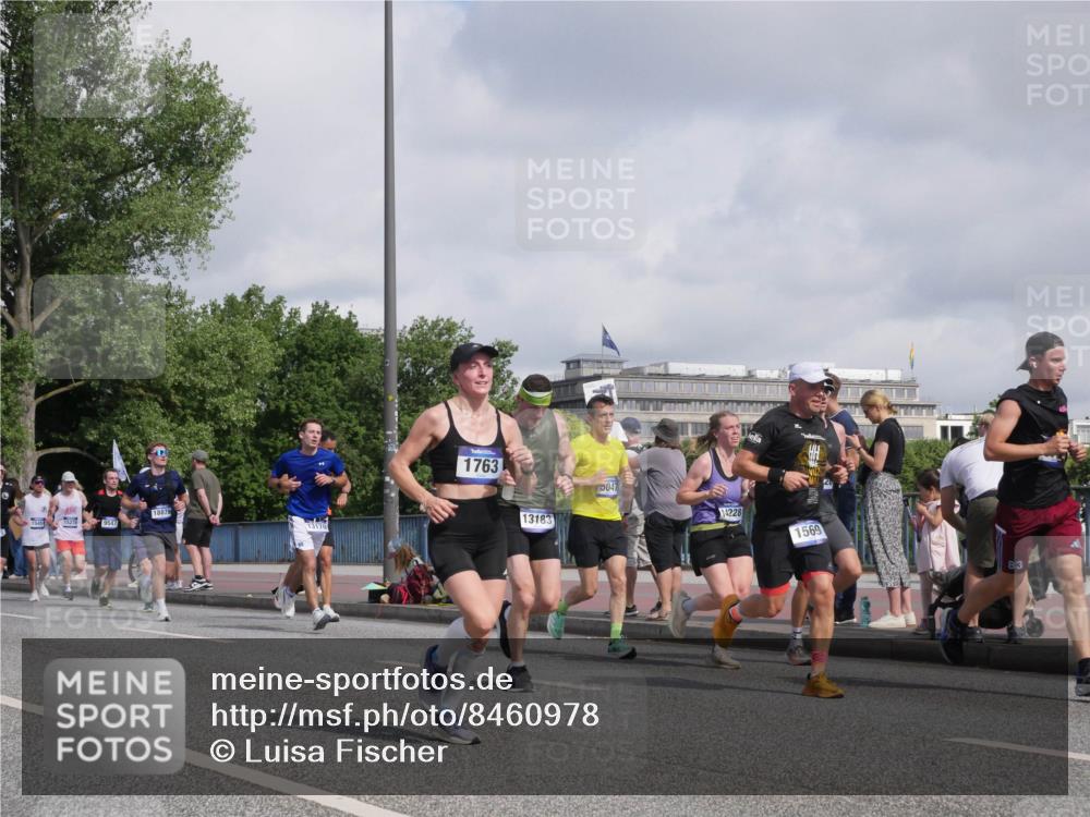 29.06.2025 - hella hamburg halbmarathon Luisa Fischer http://msf.ph/oto/8460978 29.06.2025 09:54:38 Kennedybrücke 1545, 15273, 9547, xxx, 1763, 13183, 5047, 14228, 1569, 83, 1569, 1763, 3618, 5047, 5231, 5690, 6700, 9547 meine-sportfotos.de