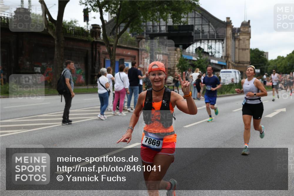 29.06.2025 - hella hamburg halbmarathon Yannick Fuchs http://msf.ph/oto/8461041 29.06.2025 10:56:43 20KM 1114, 1194, 1212, 1432, 1531, 1573, 1674, 1851, 2447, 2911, 3001, 3740, 4511, 6311, 6602, 6752, 7453, 7869, 8045, 8068, 8624, 8730, 9306, 11180, 11310, 12008, 12156, 12286, 12571, 13498, 13874, 13939, 14348, 14677, 16654, 16688, 17096, 17119, 17142, 18382, 18530 meine-sportfotos.de