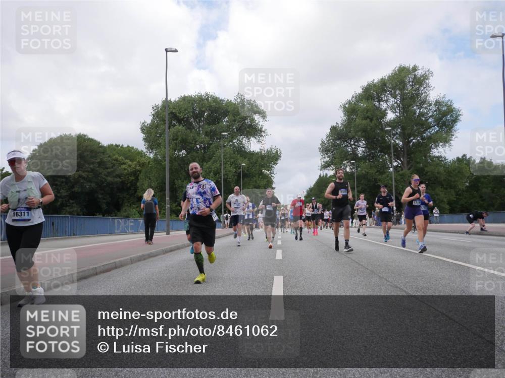 29.06.2025 - hella hamburg halbmarathon Luisa Fischer http://msf.ph/oto/8461062 29.06.2025 10:39:00 Kennedybrücke 16311, 11979, 21, 1718, 1336, 2412, 2827, 4413, 8947 meine-sportfotos.de