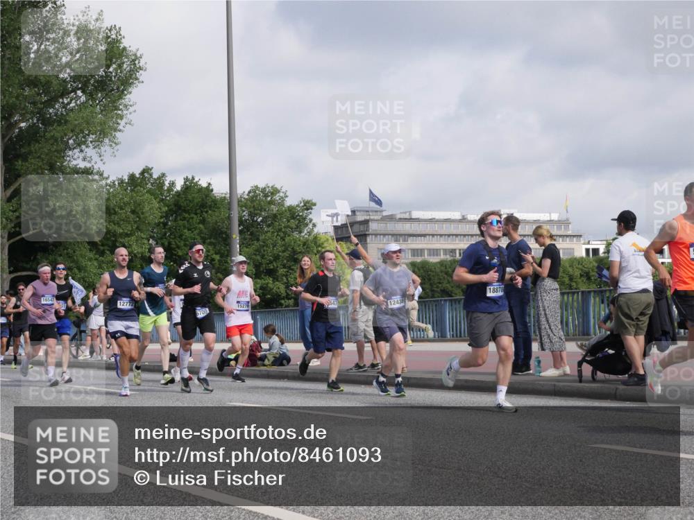 29.06.2025 - hella hamburg halbmarathon Luisa Fischer http://msf.ph/oto/8461093 29.06.2025 09:54:41 Kennedybrücke 16547, 12772, 18878, 15270, 6700, 347, 12438, 1569, 1763, 3618, 4565, 5047, 5231, 5690, 6700, 7185, 8564, 9547 meine-sportfotos.de