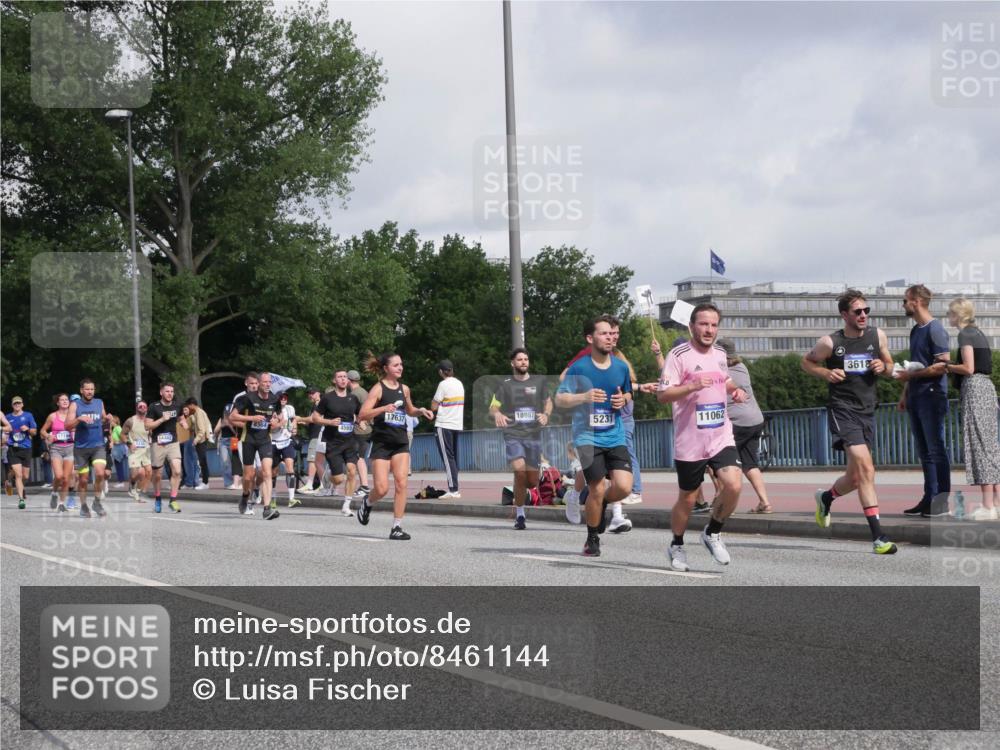 29.06.2025 - hella hamburg halbmarathon Luisa Fischer http://msf.ph/oto/8461144 29.06.2025 09:54:46 Kennedybrücke 1715, 17637, 18987, 8564, 4565, 14462, 3618, 5231, 11062, 1057, 3618, 4565, 4871, 5231, 5336, 6700, 6711, 7185, 7710, 8564, 9547, 10691 meine-sportfotos.de