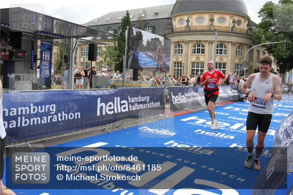 29.06.2025 - hella hamburg halbmarathon Michael Strokosch http://msf.ph/oto/8461185 29.06.2025 10:32:51 Ziel 6358, 7965, 8062, 13686, 14028, 15054, 16425, 17151, 18687 meine-sportfotos.de