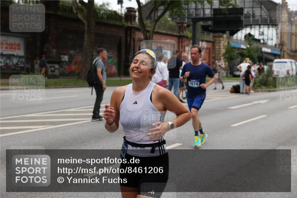 29.06.2025 - hella hamburg halbmarathon Yannick Fuchs http://msf.ph/oto/8461206 29.06.2025 10:56:45 20KM 1114, 1194, 1212, 1420, 1427, 1432, 1531, 1674, 1851, 2447, 2683, 2911, 3001, 3740, 4389, 4511, 6311, 6602, 6752, 7453, 7869, 8045, 8068, 8624, 8730, 9306, 11180, 11310, 12008, 12286, 12571, 12978, 13874, 13939, 14348, 14677, 14917, 16654, 16688, 17096, 17119, 17142, 18382, 18530 meine-sportfotos.de