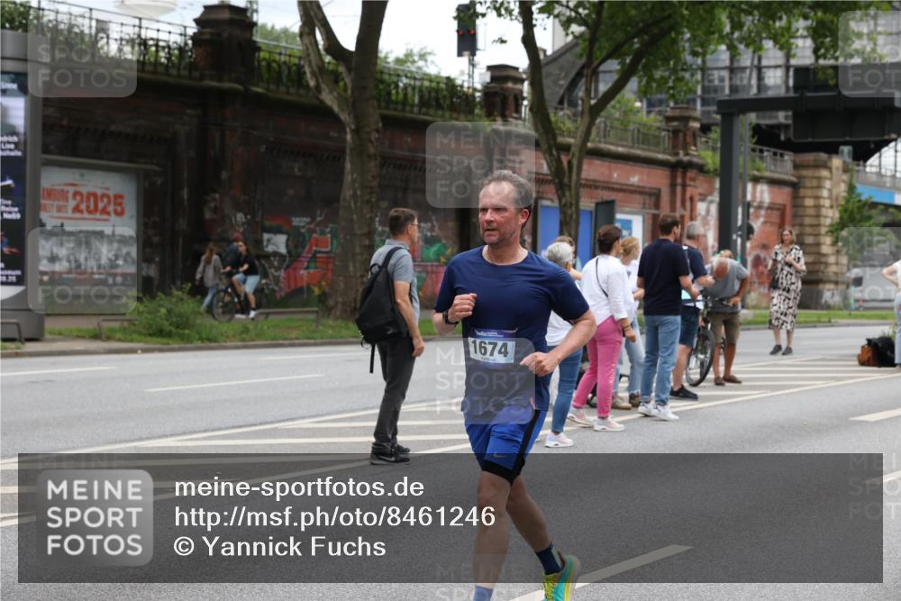 29.06.2025 - hella hamburg halbmarathon Yannick Fuchs http://msf.ph/oto/8461246 29.06.2025 10:56:45 20KM 1114, 1194, 1212, 1420, 1427, 1432, 1531, 1674, 1851, 2447, 2683, 2911, 3001, 3740, 4389, 4511, 6311, 6602, 6752, 7453, 7869, 8045, 8068, 8624, 8730, 9306, 11180, 11310, 12008, 12286, 12571, 12978, 13874, 13939, 14348, 14677, 14917, 16654, 16688, 17096, 17119, 17142, 18382, 18530 meine-sportfotos.de