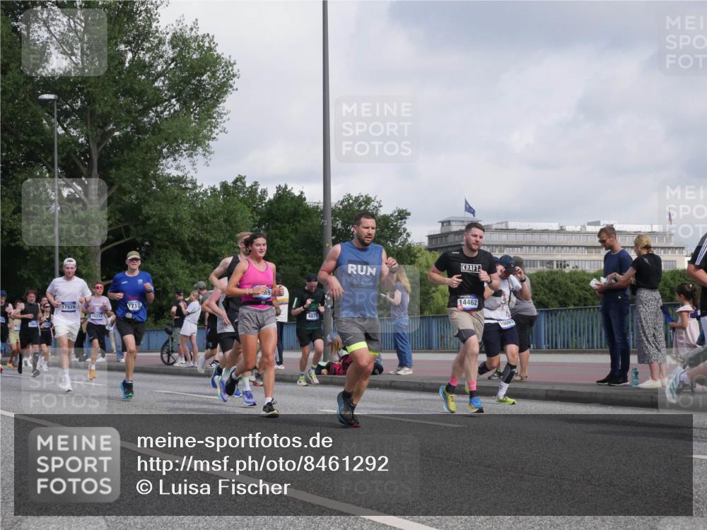29.06.2025 - hella hamburg halbmarathon Luisa Fischer http://msf.ph/oto/8461292 29.06.2025 09:54:51 Kennedybrücke 18655, 604, 17926, 15233, 7710, 6, 4871, 14462, 10691, 1057, 1604, 3305, 4565, 4871, 5336, 6373, 6711, 7185, 7710, 8564, 9444, 10493, 10691 meine-sportfotos.de