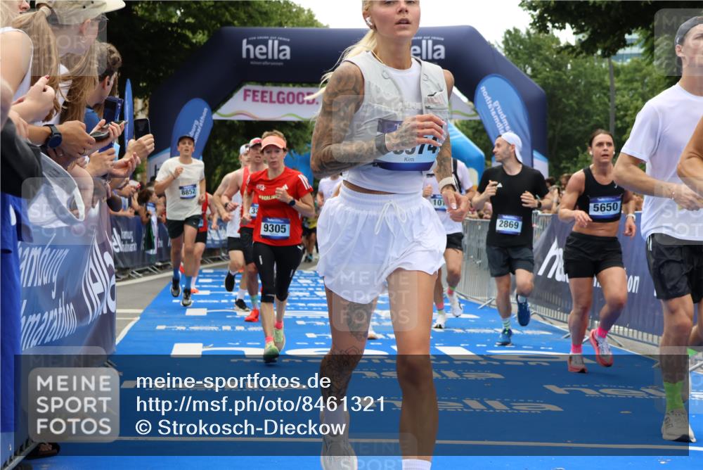 29.06.2025 - hella hamburg halbmarathon Strokosch-Dieckow http://msf.ph/oto/8461321 29.06.2025 10:47:26 Ziel 51, 1012, 1070, 1592, 1696, 2274, 2284, 2839, 2864, 2869, 2953, 3304, 5024, 5532, 5650, 5889, 8023, 8234, 8693, 8852, 8927, 9305, 10423, 11021, 11077, 11491, 11518, 12870, 13223, 13303, 13782, 14722, 15350, 15479, 15611, 15923, 16089, 16819, 17846, 17905, 18758, 18974 meine-sportfotos.de