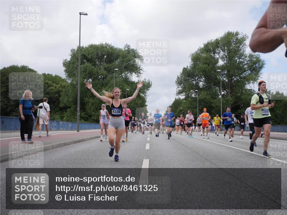 29.06.2025 - hella hamburg halbmarathon Luisa Fischer http://msf.ph/oto/8461325 29.06.2025 10:39:10 Kennedybrücke 4326, 1541, 1056, 13899, 1336, 1717, 2352, 2588, 3741, 5012, 5531, 6021, 6381, 6845, 7111, 7275, 8356, 10047, 10119, 10567 meine-sportfotos.de