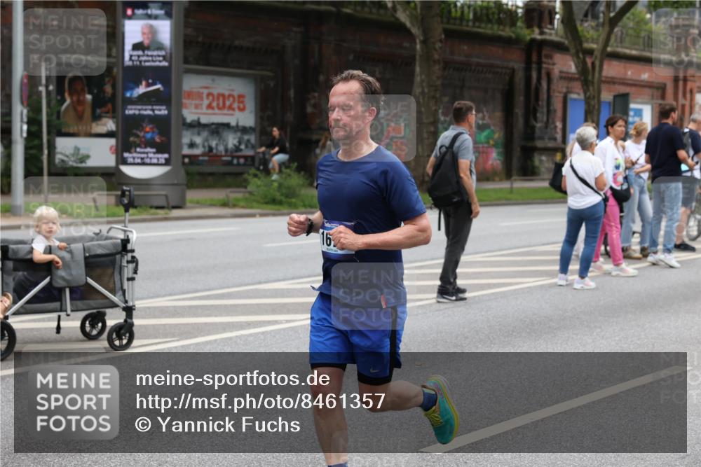 29.06.2025 - hella hamburg halbmarathon Yannick Fuchs http://msf.ph/oto/8461357 29.06.2025 10:56:46 20KM 1114, 1194, 1212, 1420, 1427, 1432, 1531, 1674, 1851, 2447, 2582, 2683, 2911, 3001, 3625, 3740, 4389, 4511, 6311, 6602, 6752, 6966, 7453, 7869, 8045, 8068, 8624, 8730, 9306, 11180, 11310, 12004, 12008, 12286, 12571, 12978, 13874, 13939, 14348, 14677, 14917, 16654, 16688, 17096, 17119, 17142, 18382, 18530 meine-sportfotos.de