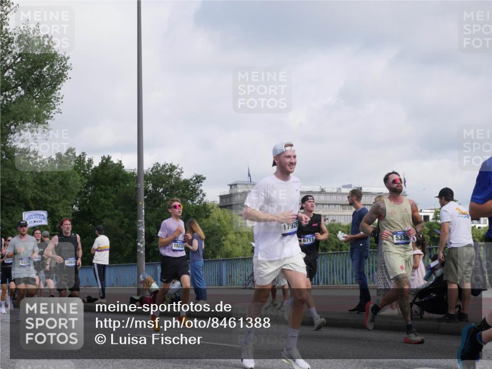 29.06.2025 - hella hamburg halbmarathon Luisa Fischer http://msf.ph/oto/8461388 29.06.2025 09:54:54 Kennedybrücke 1604, 6550, 1905, 18659, 15233, 17926, 6711, 5336, 1057, 1169, 1604, 3305, 4871, 4915, 5007, 5336, 6373, 6711, 7185, 7710, 8852, 9444, 10493, 10691 meine-sportfotos.de