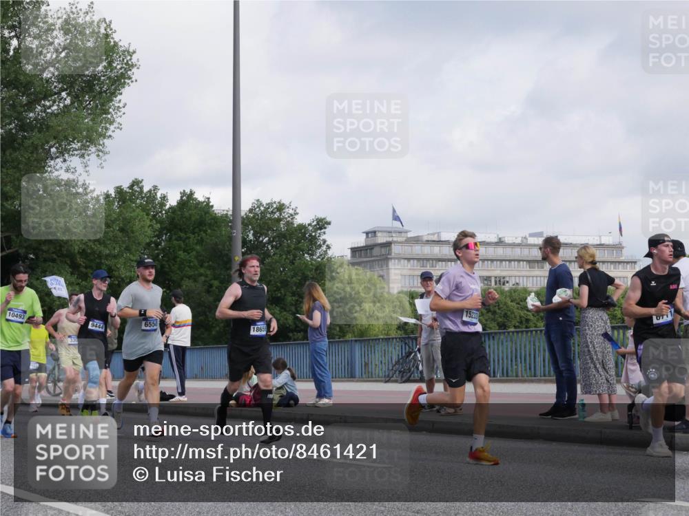 29.06.2025 - hella hamburg halbmarathon Luisa Fischer http://msf.ph/oto/8461421 29.06.2025 09:54:55 Kennedybrücke 10493, 330, 9444, 6550, 18659, 15233, 071, 1057, 1169, 1604, 3305, 4871, 4915, 5007, 5011, 5336, 6373, 6711, 7710, 8852, 9444, 10493, 10691 meine-sportfotos.de