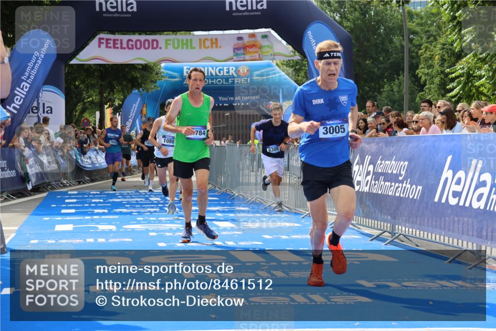 29.06.2025 - hella hamburg halbmarathon Strokosch-Dieckow http://msf.ph/oto/8461512 29.06.2025 10:34:15 Ziel 1002, 1080, 3005, 7884, 7901, 14784, 16417, 18906 meine-sportfotos.de