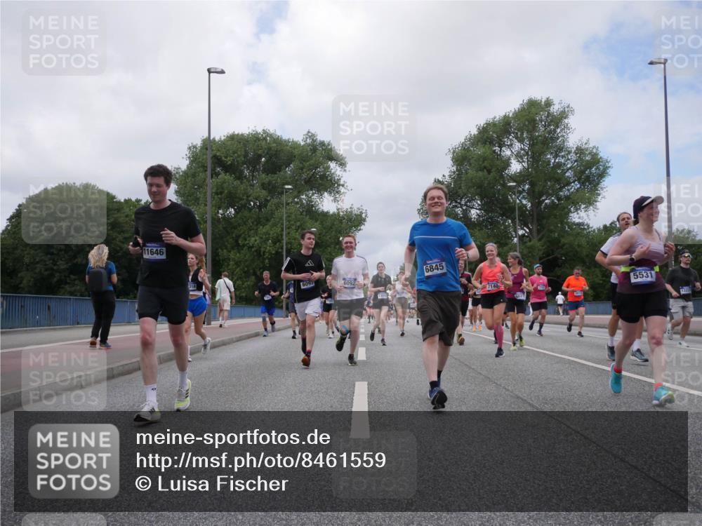 29.06.2025 - hella hamburg halbmarathon Luisa Fischer http://msf.ph/oto/8461559 29.06.2025 10:39:16 Kennedybrücke 11646, 318, 6845, 6093, 6092, 7140, 602, 5531, 1322, 1036, 1717, 2352, 2588, 3741, 3990, 4902, 5012, 5240, 5531, 6021, 6381, 6845, 6896, 7111, 7927, 8356, 10119, 10336, 10341, 10567 meine-sportfotos.de