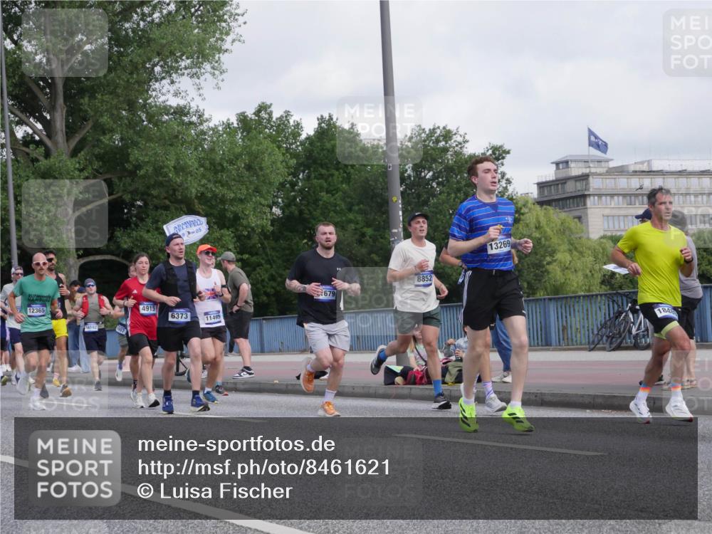 29.06.2025 - hella hamburg halbmarathon Luisa Fischer http://msf.ph/oto/8461621 29.06.2025 09:54:59 Kennedybrücke 12365, 16592, 4915, 05, 679, 6373, 11495, 8852, 13269, 184, 1139, 1169, 1512, 1604, 3305, 4915, 5007, 5011, 6373, 6711, 8852, 9444, 10493, 10741 meine-sportfotos.de