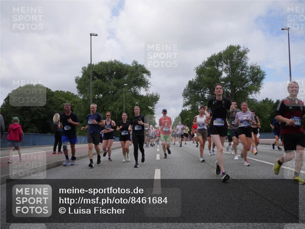 29.06.2025 - hella hamburg halbmarathon Luisa Fischer http://msf.ph/oto/8461684 29.06.2025 10:39:19 Kennedybrücke 38, 13505, 15, 15827, 0119, 7382, 18688, 1108, 7927, 1036, 17868, 1036, 1102, 1183, 1284, 1717, 3243, 3741, 3990, 4902, 5012, 5240, 5531, 6021, 6381, 6845, 6896, 7111, 7927, 10119, 10336, 10341 meine-sportfotos.de