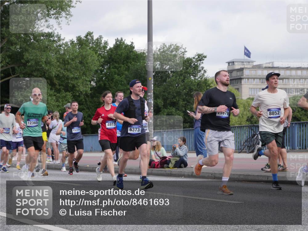 29.06.2025 - hella hamburg halbmarathon Luisa Fischer http://msf.ph/oto/8461693 29.06.2025 09:55:00 Kennedybrücke 7281, 17391, 12365, 9, 4915, 15309, 38, 6373, 195, 11079, 8852, 1139, 1169, 1512, 1604, 3305, 4915, 5007, 5011, 6373, 8852, 9444, 10493, 10741 meine-sportfotos.de