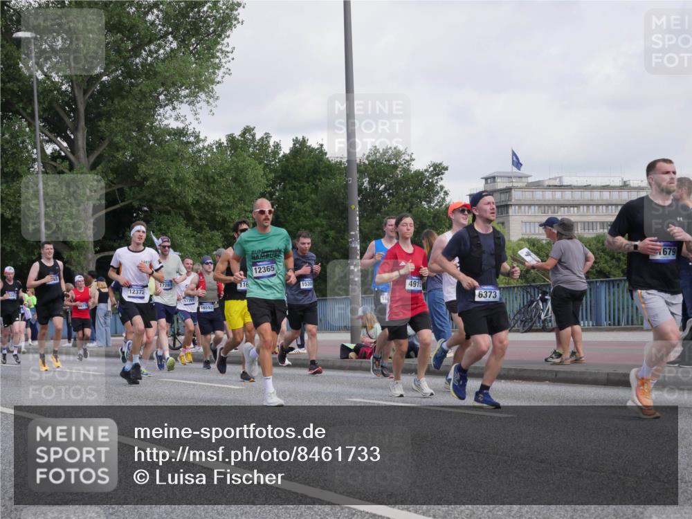 29.06.2025 - hella hamburg halbmarathon Luisa Fischer http://msf.ph/oto/8461733 29.06.2025 09:55:01 Kennedybrücke 5247, 8775, 12372, 17281, 17391, 16592, 116, 12365, 1530, 16, 4915, 6373, 679, 1139, 1169, 1512, 1604, 3305, 4915, 5007, 5011, 6373, 8852, 9444, 10493, 10741 meine-sportfotos.de