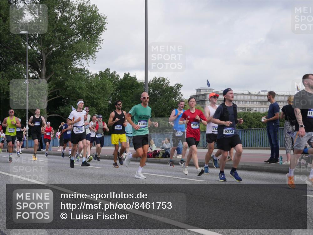 29.06.2025 - hella hamburg halbmarathon Luisa Fischer http://msf.ph/oto/8461753 29.06.2025 09:55:02 Kennedybrücke 9348, 14257, 15247, 877, 1139, 12372, 17281, 16592, 1169, 12365, 16338, 4915, 114, 6373, 110, 1139, 1169, 1512, 1604, 3305, 4915, 5007, 5011, 6373, 7961, 8852, 10741 meine-sportfotos.de
