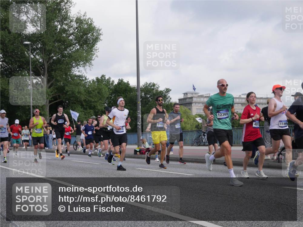 29.06.2025 - hella hamburg halbmarathon Luisa Fischer http://msf.ph/oto/8461792 29.06.2025 09:55:02 Kennedybrücke 15813, 13614, 14257, 9348, 501, 572, 12365, 1169, 1530, 491, 11495, 1139, 1169, 1512, 1604, 3305, 4915, 5007, 5011, 6373, 7961, 8852, 10741 meine-sportfotos.de