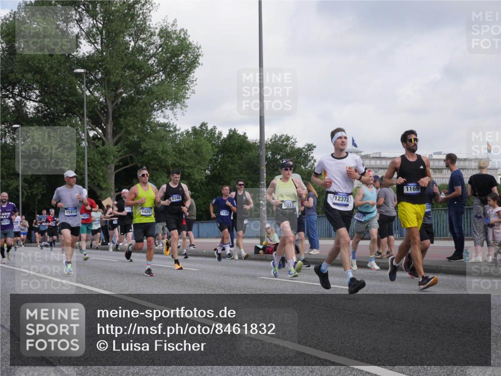 29.06.2025 - hella hamburg halbmarathon Luisa Fischer http://msf.ph/oto/8461832 29.06.2025 09:55:03 Kennedybrücke 9348, 5, 15813, 15247, 10741, 13614, 14257, 1139, 5011, 12372, 5007, 1169, 309, 1139, 1169, 1512, 1604, 3305, 4915, 5007, 5011, 7961, 8852, 10741 meine-sportfotos.de