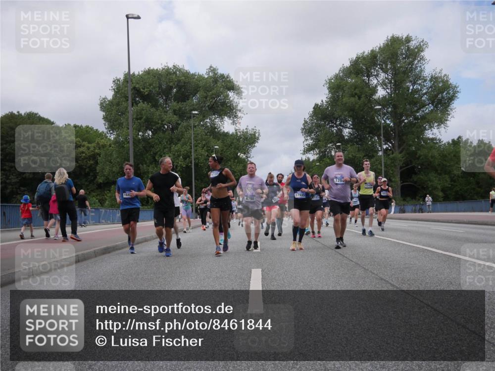 29.06.2025 - hella hamburg halbmarathon Luisa Fischer http://msf.ph/oto/8461844 29.06.2025 10:39:24 Kennedybrücke 164, 12165, 4798, 324, 17935, 183, 1284, 1243, 1851, 1036, 1102, 1183, 1284, 3243, 3990, 4902, 4937, 5240, 6896, 7927, 10336, 10341 meine-sportfotos.de