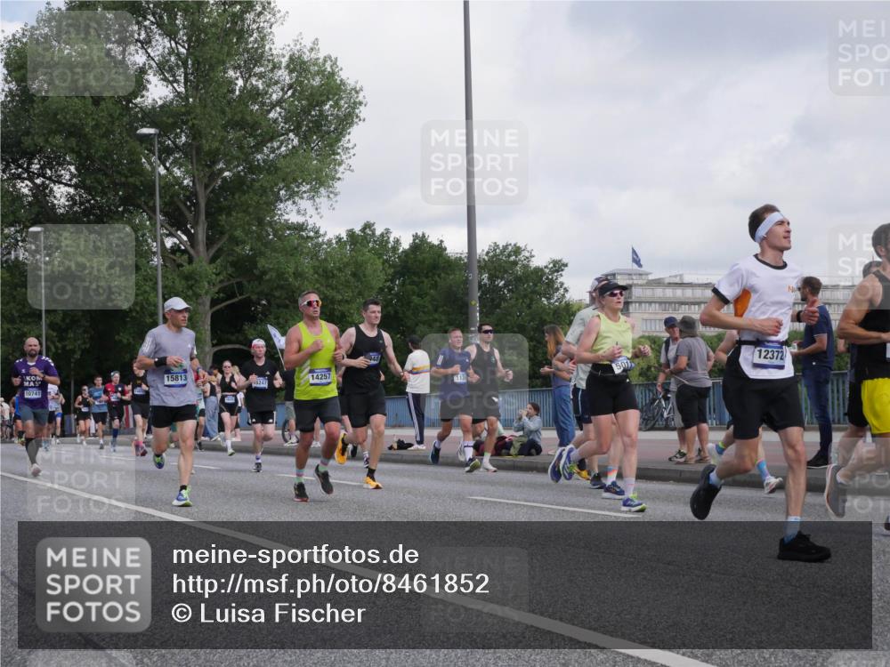 29.06.2025 - hella hamburg halbmarathon Luisa Fischer http://msf.ph/oto/8461852 29.06.2025 09:55:04 Kennedybrücke 5, 10741, 15813, 1454, 15247, 14257, 113, 12372, 1139, 1169, 1220, 1512, 4915, 5007, 5011, 7432, 7961, 8852, 10251, 10741 meine-sportfotos.de