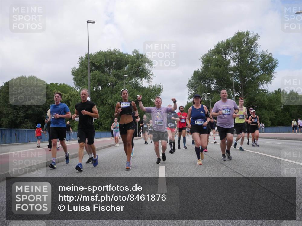 29.06.2025 - hella hamburg halbmarathon Luisa Fischer http://msf.ph/oto/8461876 29.06.2025 10:39:25 Kennedybrücke 12165, 4798, 3243, 17935, 1284, 12430, 851, 1102, 1183, 1284, 3243, 3990, 4902, 4937, 5240, 6896, 9295, 10336, 10341 meine-sportfotos.de