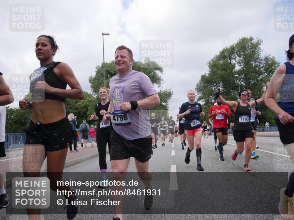 29.06.2025 - hella hamburg halbmarathon Luisa Fischer http://msf.ph/oto/8461931 29.06.2025 10:39:27 Kennedybrücke 14109, 4798, 9117, 3243, 15676, 1183, 5677, 1102, 1183, 1284, 3243, 3990, 4902, 4937, 5246, 9295, 10336, 10341 meine-sportfotos.de