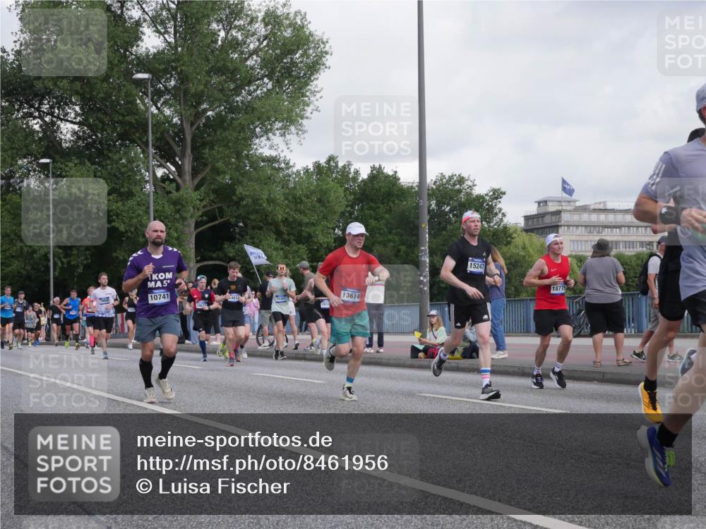 29.06.2025 - hella hamburg halbmarathon Luisa Fischer http://msf.ph/oto/8461956 29.06.2025 09:55:06 Kennedybrücke 1, 5, 10741, 19, 481, 15301, 18639, 13614, 15247, 18775, 1139, 1169, 1220, 1512, 5007, 5011, 7432, 7961, 10099, 10251, 10741 meine-sportfotos.de