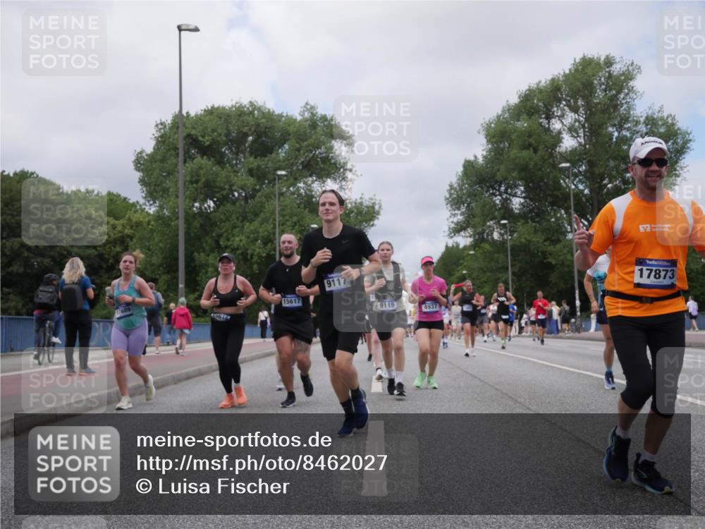 29.06.2025 - hella hamburg halbmarathon Luisa Fischer http://msf.ph/oto/8462027 29.06.2025 10:39:30 Kennedybrücke 17689, 19612, 15617, 9117, 9115, 4937, 17873, 1102, 1183, 1284, 3243, 4937, 5246, 5919, 9229, 9295, 9694, 9701 meine-sportfotos.de