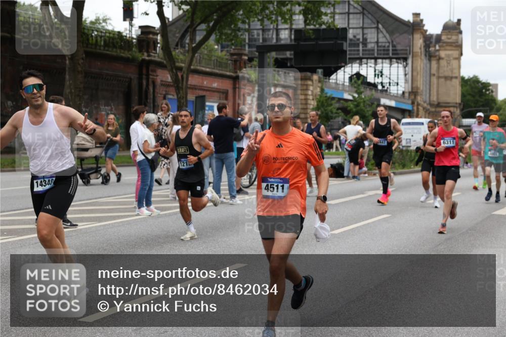 29.06.2025 - hella hamburg halbmarathon Yannick Fuchs http://msf.ph/oto/8462034 29.06.2025 10:56:51 20KM 1114, 1126, 1194, 1212, 1420, 1427, 1531, 1674, 1851, 2447, 2582, 2683, 2911, 3001, 3182, 3248, 3625, 3740, 4389, 4511, 4538, 5708, 5763, 6311, 6602, 6752, 6966, 7453, 7869, 8068, 8176, 8721, 8730, 9306, 11180, 11310, 12004, 12008, 12286, 12571, 12836, 12978, 13739, 13874, 13939, 14348, 14677, 14917, 16420, 16540, 17045, 17096, 17119, 17142, 17818, 18382, 18530 meine-sportfotos.de