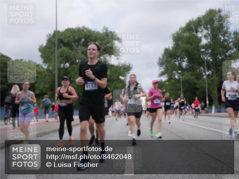 29.06.2025 - hella hamburg halbmarathon Luisa Fischer http://msf.ph/oto/8462048 29.06.2025 10:39:30 Kennedybrücke 9117, 1102, 1183, 1284, 3243, 4937, 5246, 5919, 9229, 9295, 9694, 9701 meine-sportfotos.de