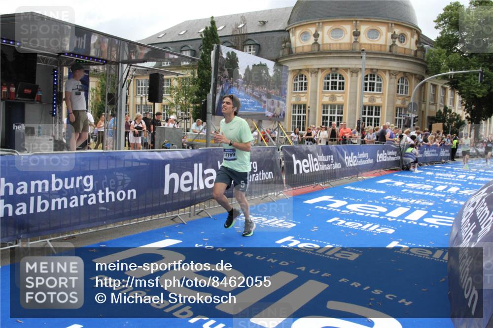 29.06.2025 - hella hamburg halbmarathon Michael Strokosch http://msf.ph/oto/8462055 29.06.2025 10:33:07 Ziel 11169, 14276, 17802, 18679 meine-sportfotos.de