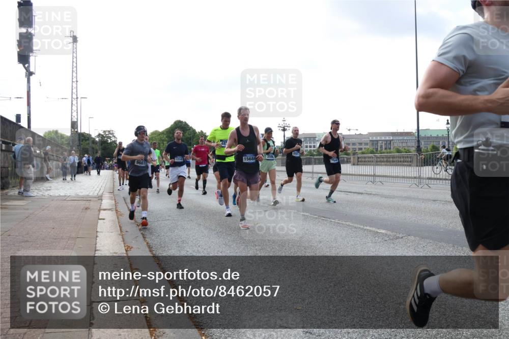 29.06.2025 - hella hamburg halbmarathon Lena Gebhardt http://msf.ph/oto/8462057 29.06.2025 09:54:54 Lombardsbrücke 6991, 13147, 15684, 2596, 9661, 1200, 1342, 1549, 1817, 1942, 2222, 2367, 2442, 2470, 2561, 2592, 2596, 2670, 2816, 2889, 2955, 3208, 3209, 3258, 3562, 4017, 4121, 4816, 4832, 5399, 5447, 5638, 5705, 5706, 5884, 6027, 6266, 6290, 6389, 6723, 6819, 6923, 6978, 6991, 7087, 7274, 7335, 7659, 7709, 7908, 8117, 8142, 8371, 8374, 8437, 8482, 8487, 8657, 8916, 8981, 9031, 9038, 9051, 9093, 9159, 9476, 9661, 9710, 9869, 9924, 9931, 10057, 10237, 11333 meine-sportfotos.de