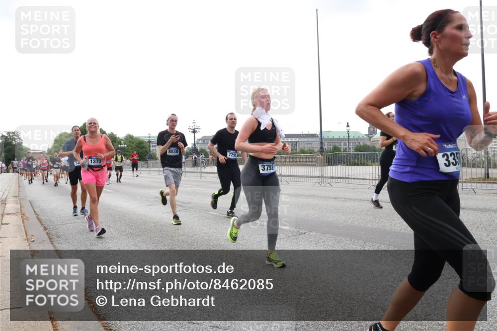 29.06.2025 - hella hamburg halbmarathon Lena Gebhardt http://msf.ph/oto/8462085 29.06.2025 10:32:01 Lombardsbrücke 8538, 7295, 1373, 3752, 335, 1235, 1311, 1373, 1844, 1879, 1987, 2349, 2384, 2672, 2831, 2832, 2943, 3022, 3221, 3239, 3358, 3396, 3397, 3424, 3571, 3681, 3707, 3751, 3752, 3778, 3822, 4314, 4365, 4605, 4877, 4924, 4953, 5156, 5496, 5601, 5658, 5743, 5965, 6160, 6218, 6252, 6573, 6640, 6718, 6727, 7135, 7239, 7295, 7334, 7344, 7535, 7570, 7695, 7789, 7816, 7898, 8175, 8304, 8538, 8620, 8806, 9078, 9104, 9125, 9183, 9206, 9478, 9812, 9883, 10240, 17404 meine-sportfotos.de